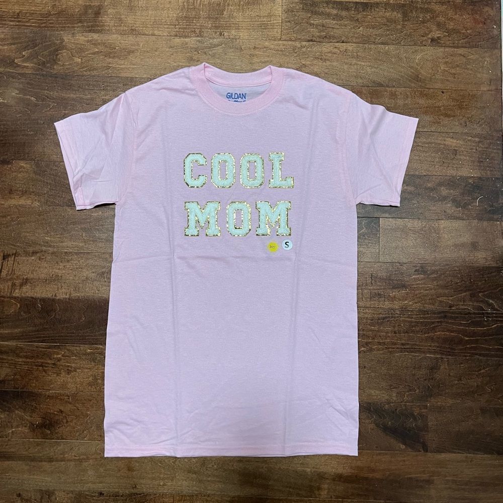Cool Mom Tee - Picture 2 of 2